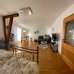 Neues Ruhiges Apartment, Bergblick, Stellplatz *