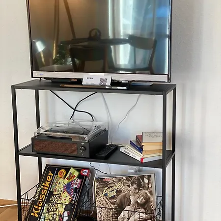 Neues Ruhiges Apartment, Bergblick, Stellplatz Apartament *