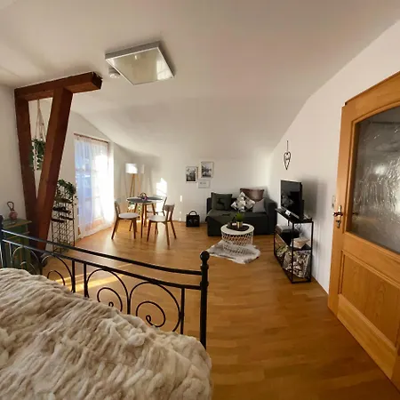 Neues Ruhiges Apartment, Bergblick, Stellplatz *