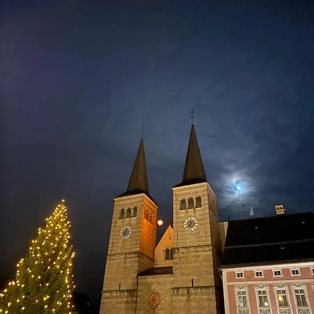 Neues Ruhiges Apartment, Bergblick, Stellplatz Bischofswiesen