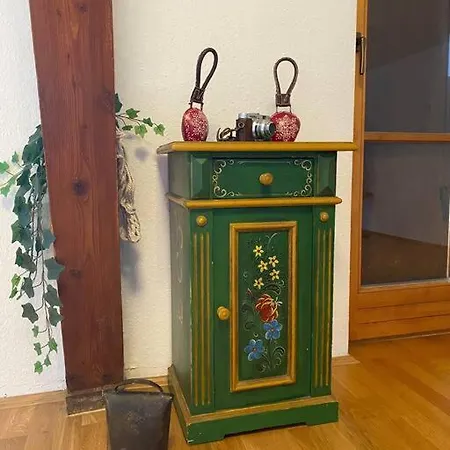 Neues Ruhiges Apartment, Bergblick, Stellplatz