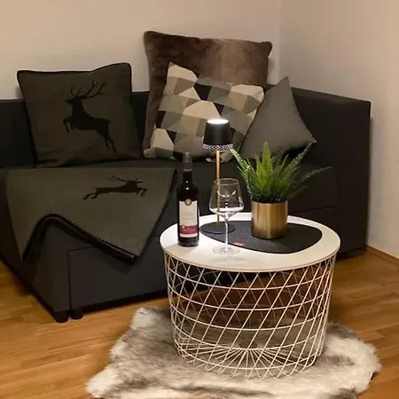Neues Ruhiges Apartment, Bergblick, Stellplatz Bischofswiesen