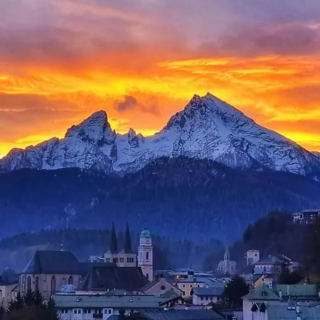 Neues Ruhiges Apartment, Bergblick, Stellplatz Bischofswiesen