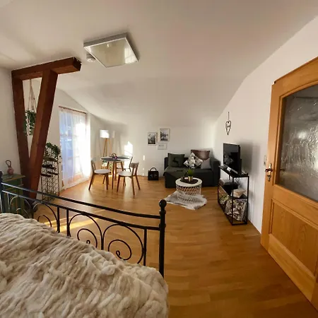 Neues Ruhiges Apartment, Bergblick, Stellplatz *