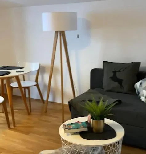 Neues Ruhiges Apartment, Bergblick, Stellplatz *